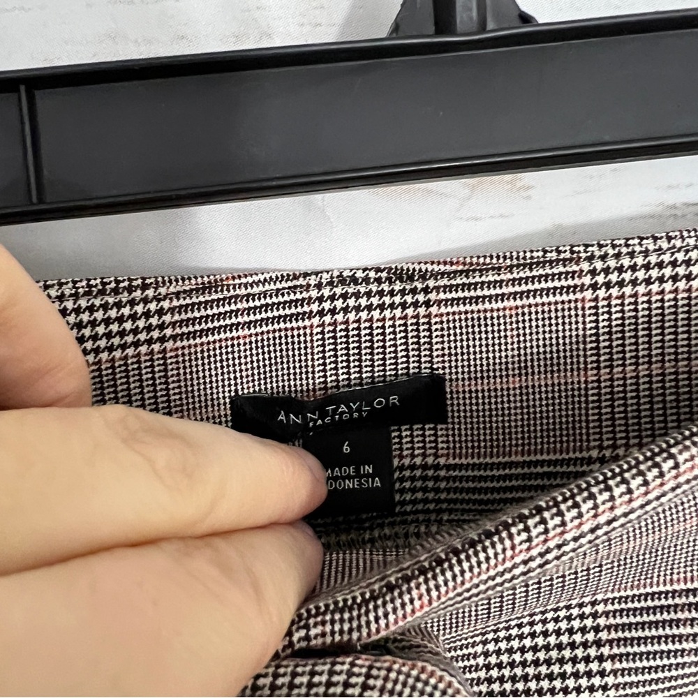 Ann Taylor Houndstooth Plaid High Rise Wide Leg Pants - Picture 3 of 5